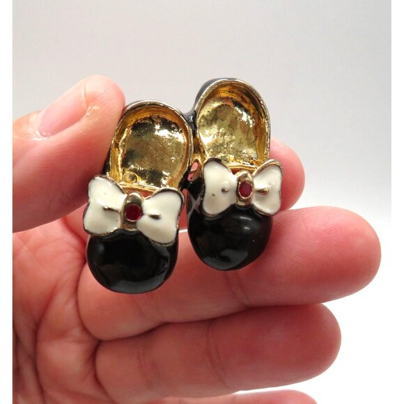Mary Jane Shoes Brooch Black White Gold Tone Red Rhinestone Enamel 1" Pin - Picture 10 of 10